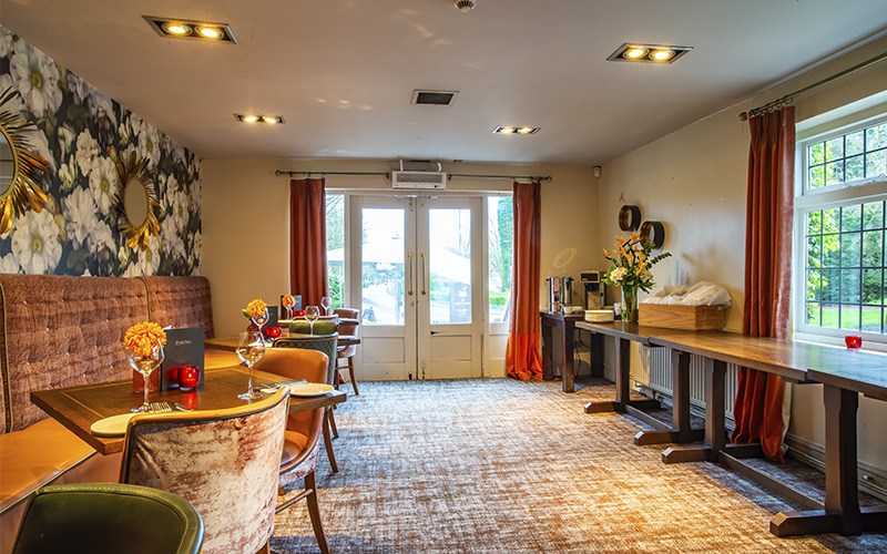 pcp-2024-secondaryspaces-thewhiteswanpub-privatedining-img-01.jpg
